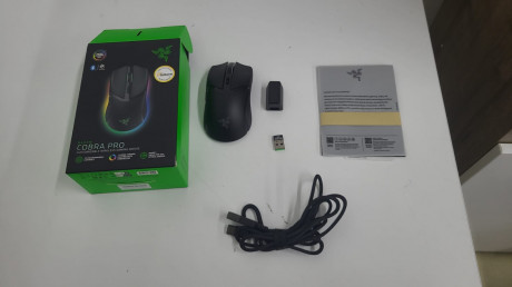 Razer Cobra Pro RZ01-04660100-R3G1 30000 DPI 8 Tuş RGB Kablosuz Gaming (Oyuncu) Mouse (OUTLET)