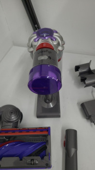 Dyson V8 Dikey Şarjlı Kablosuz Süpürge (OUTLET)