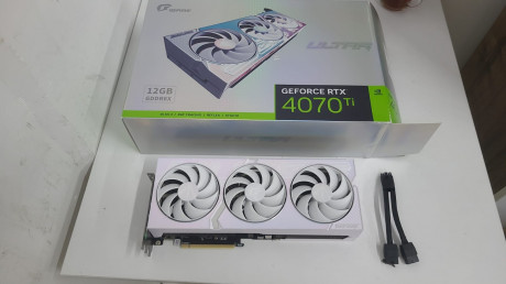 COLORFUL iGame RTX 4070 Ti Ultra 12GB GDDR6X 192Bit W OC-V DX12 Gaming (Oyuncu) Ekran Kartı (OUTLET)