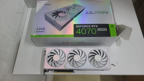 COLORFUL iGame RTX 4070 SUPER Ultra 12GB 192Bit GDDR6X W-OC-12GB-V Gaming (Oyuncu) Ekran Kartı (OUTLET)