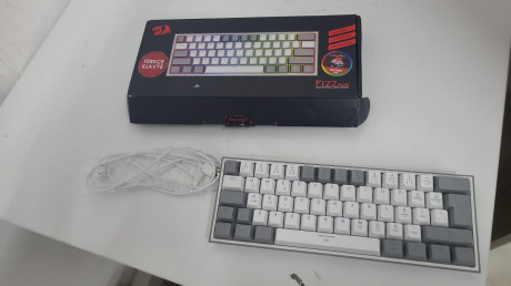 REDRAGON FIZZ RGB WHITE KLAVYE K617-RGB WG(OUTLET)