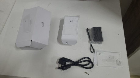 UBIQUITI LOCO M2 2.4GHZ INDOOR/OUTDOOR AIR(OUTLET)